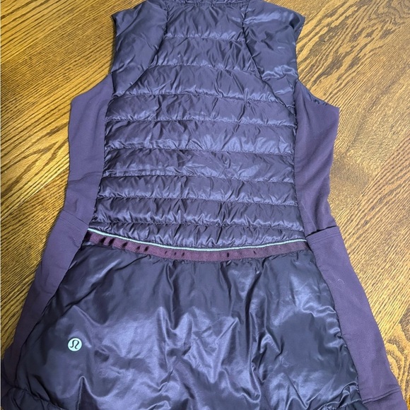 Lululemon 🍋Women's Puffer Vest in Black - Picture 3 of 7